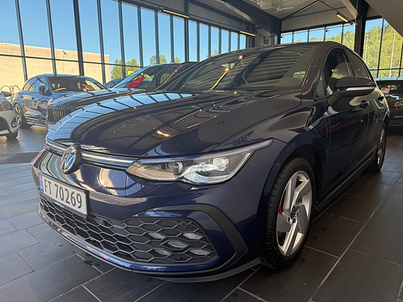 Volkswagen Golf VIII 11 of 19