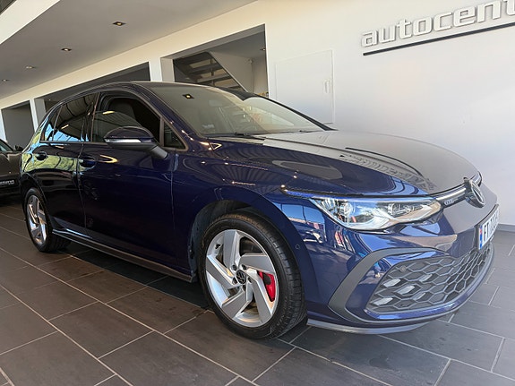 Volkswagen Golf VIII 2 of 19