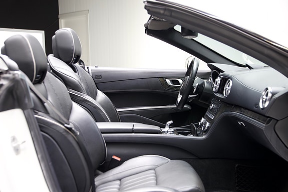 Mercedes-Benz SL500 2 of 19