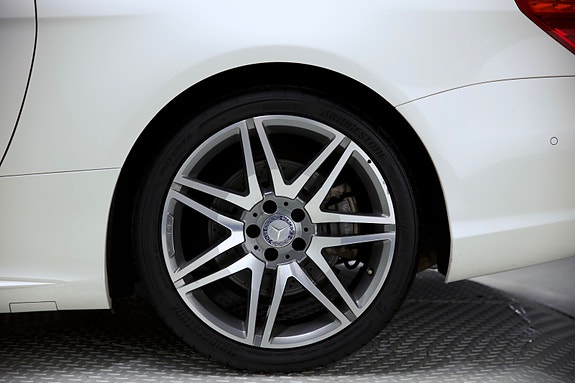 Mercedes-Benz SL500 15 of 19