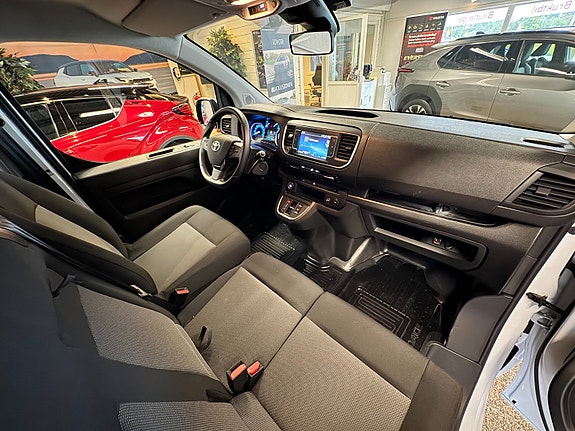 Toyota Proace 30 of 30