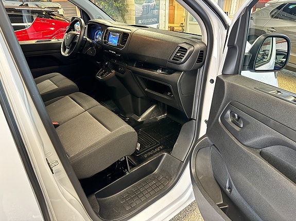 Toyota Proace 28 of 30