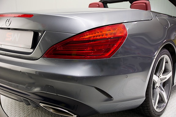 Mercedes-Benz SL400 17 of 27