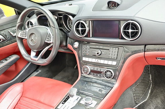 Mercedes-Benz SL400 8 of 27