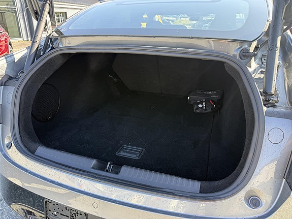 XPeng P7i 8 of 24