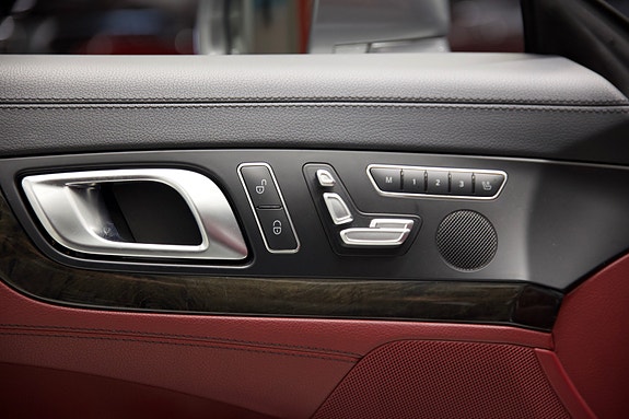 Mercedes-Benz SL350 22 of 30