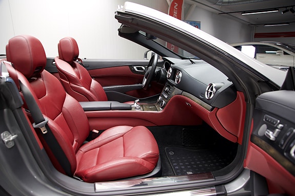 Mercedes-Benz SL350 2 of 30