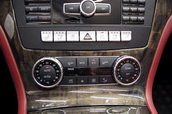 Mercedes-Benz SL350 29 of 30
