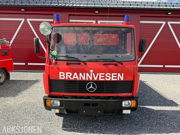 Mercedes-Benz 814 3 of 30