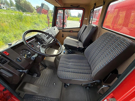 Mercedes-Benz 814 22 of 30