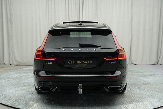 Volvo V60 4 of 30