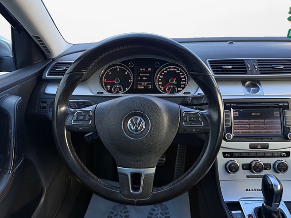 Volkswagen Passat Alltrack 14 of 22