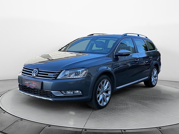 Volkswagen Passat Alltrack 2 of 22