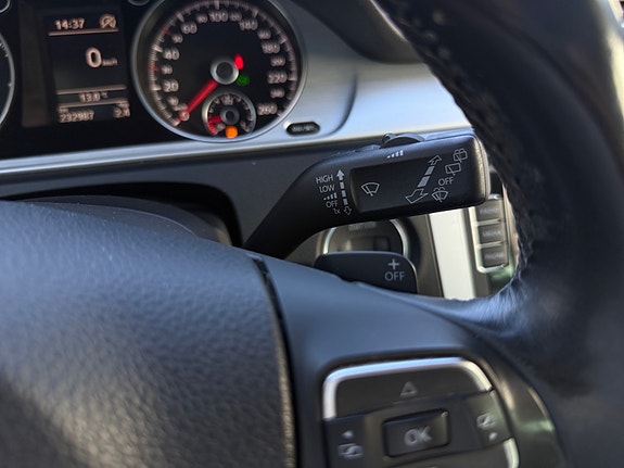 Volkswagen Passat Alltrack 18 of 22