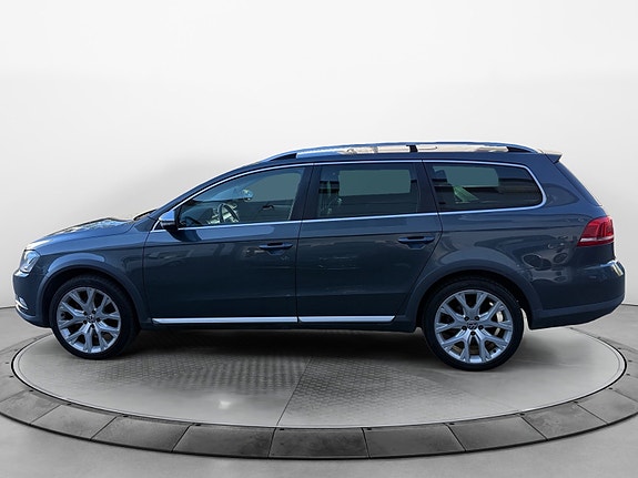 Volkswagen Passat Alltrack 3 of 22