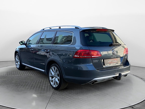 Volkswagen Passat Alltrack 4 of 22