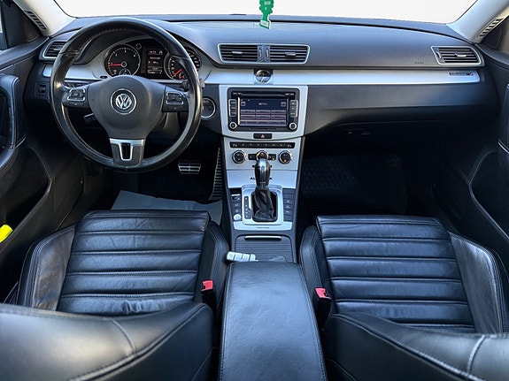 Volkswagen Passat Alltrack 12 of 22