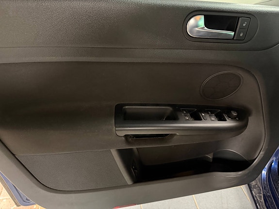 Volkswagen Golf Plus 8 of 27