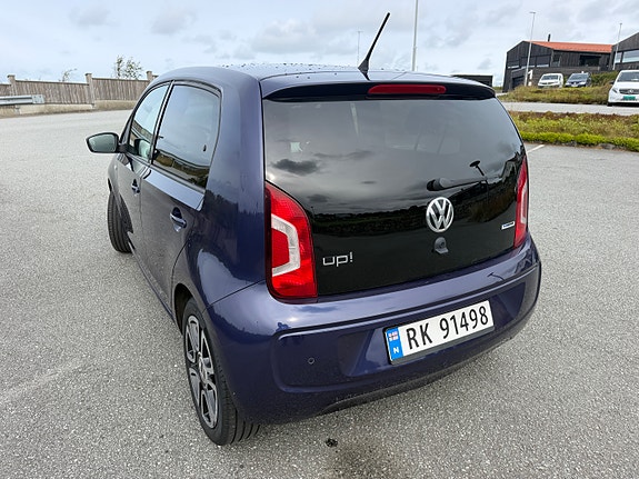 Volkswagen UP! 4 of 17