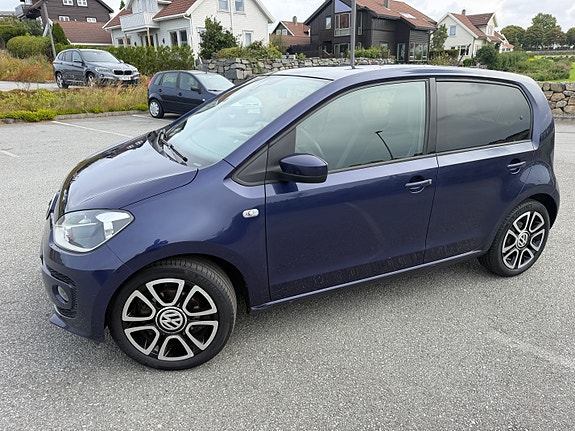 Volkswagen UP! 3 of 17