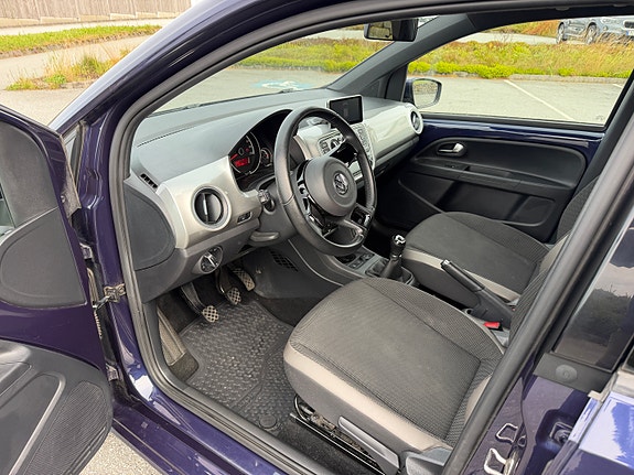 Volkswagen UP! 6 of 17