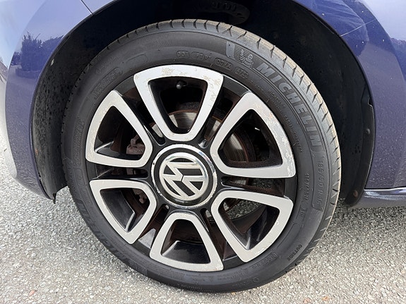 Volkswagen UP! 15 of 17