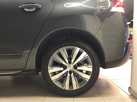 Peugeot 3008 5 of 30