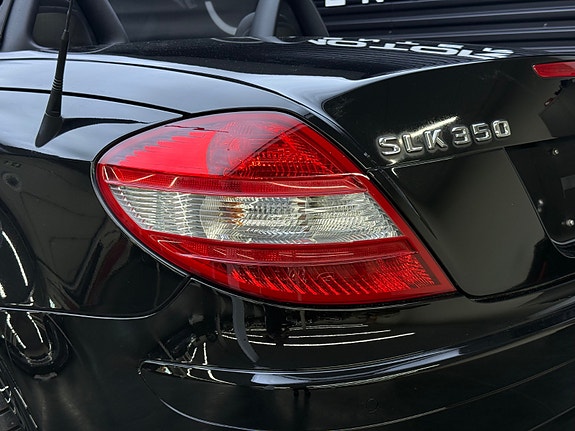 Mercedes-Benz SLK350 9 of 30