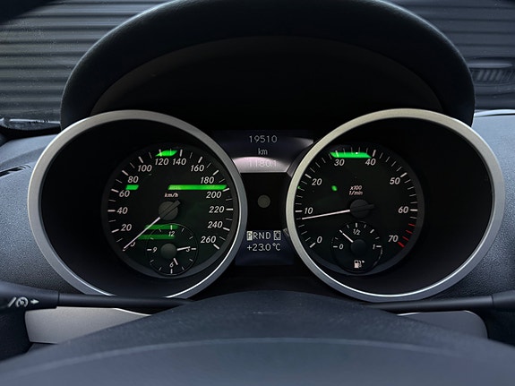 Mercedes-Benz SLK350 15 of 30