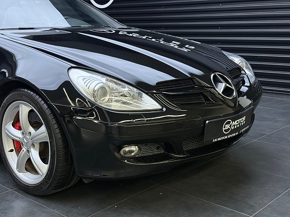 Mercedes-Benz SLK350 5 of 30
