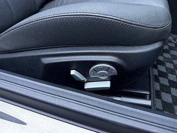 Mercedes-Benz SLK350 23 of 30