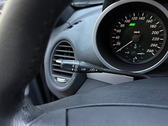 Mercedes-Benz SLK350 16 of 30