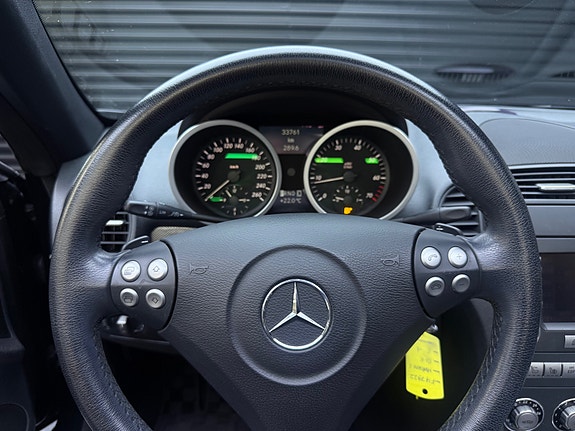 Mercedes-Benz SLK350 14 of 30