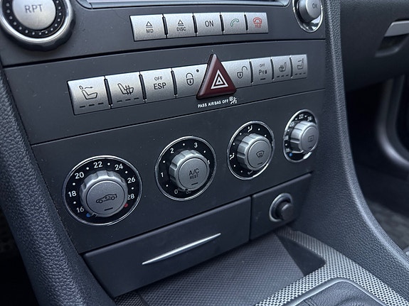 Mercedes-Benz SLK350 19 of 30