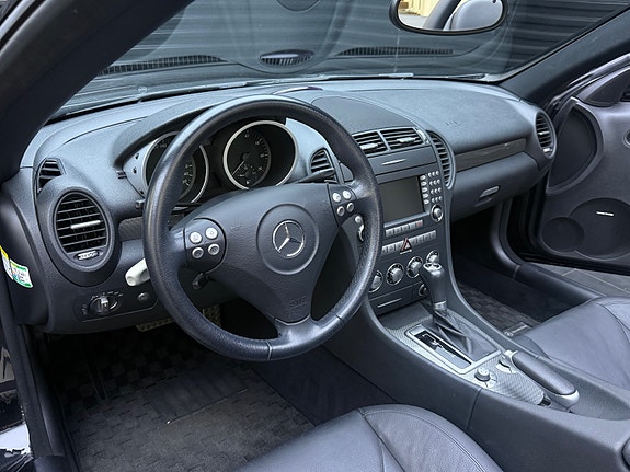 Mercedes-Benz SLK350 11 of 30