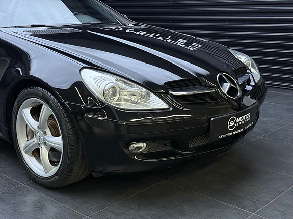 Mercedes-Benz SLK350 6 of 30