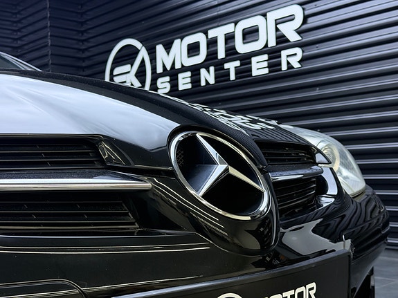 Mercedes-Benz SLK350 4 of 30