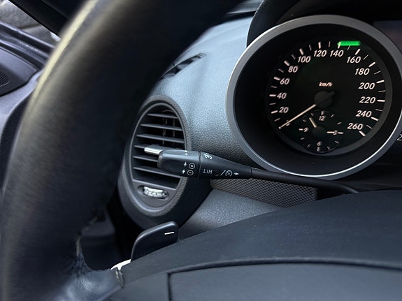 Mercedes-Benz SLK350 16 of 30