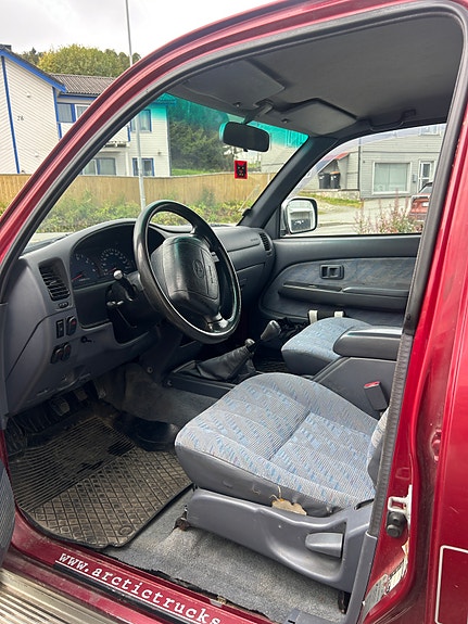 Toyota HiLux 5 of 20