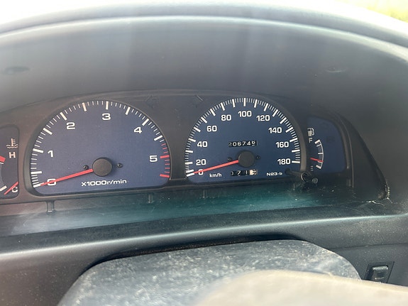 Toyota HiLux 7 of 20