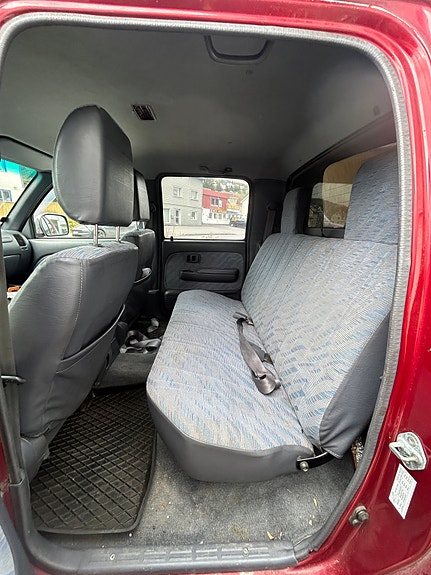 Toyota HiLux 9 of 20