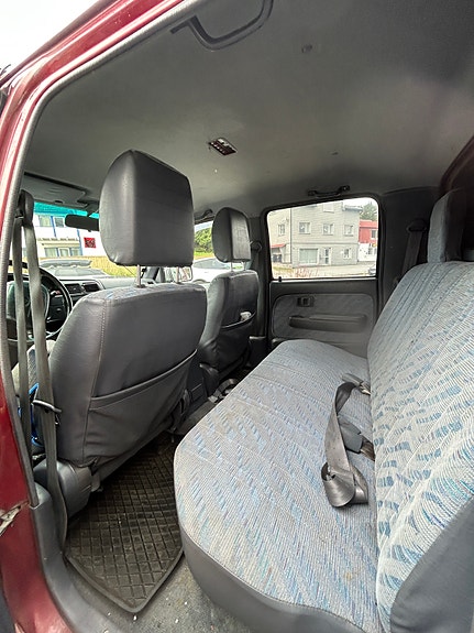 Toyota HiLux 10 of 20