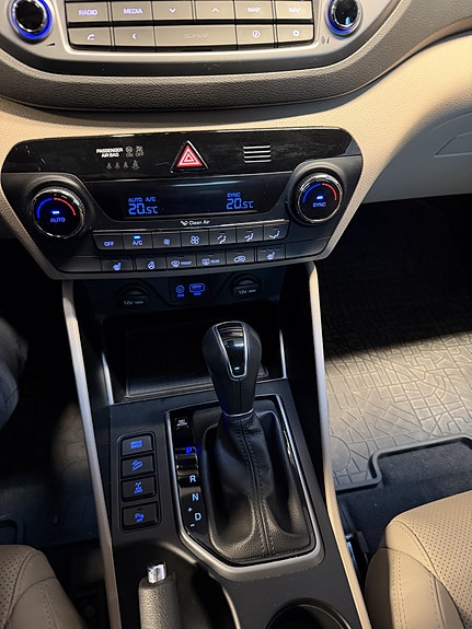 Hyundai Tucson 4 of 14