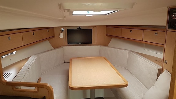 Bavaria Sport 29 – Volvo Penta D4-260 – svært velutstyrt og godt fulgt opp 6 of 16