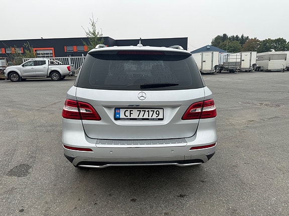 Mercedes-Benz ML250 6 of 10