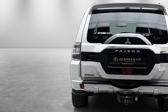 Mitsubishi Pajero 9 of 30