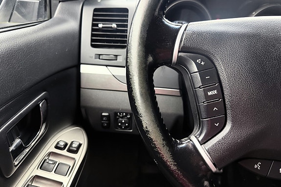 Mitsubishi Pajero 19 of 30