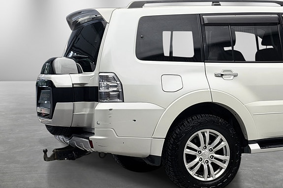 Mitsubishi Pajero 7 of 30