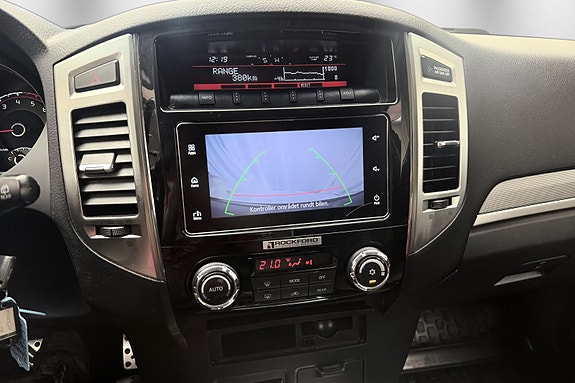 Mitsubishi Pajero 23 of 30