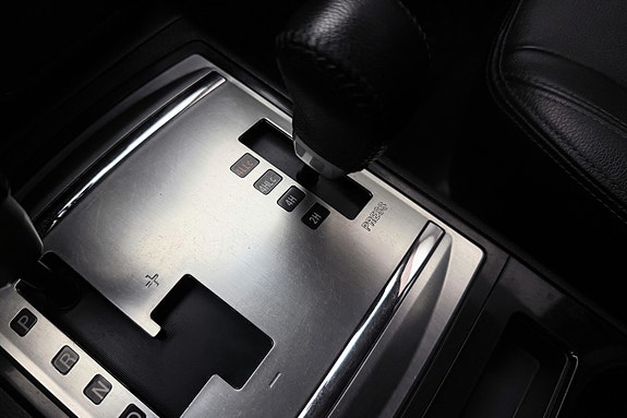 Mitsubishi Pajero 30 of 30